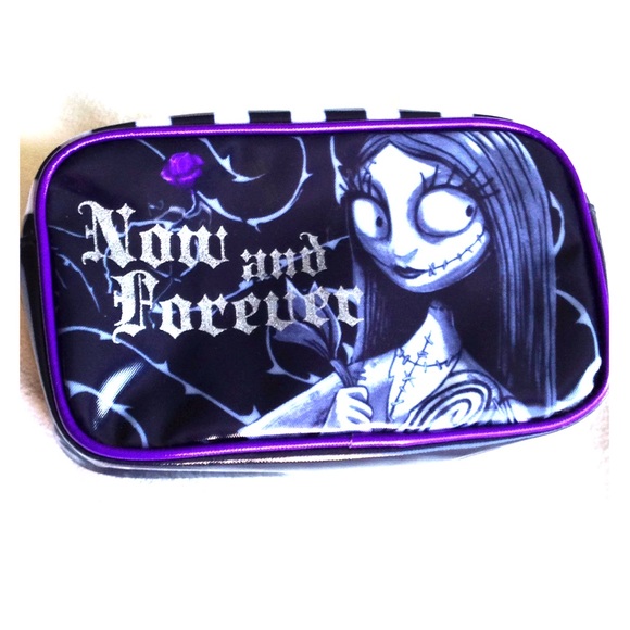 2 Items Hat & Bag Nightmare Before Christmas Jack Sally Cosmetic Zip Case Knit - Picture 3 of 10